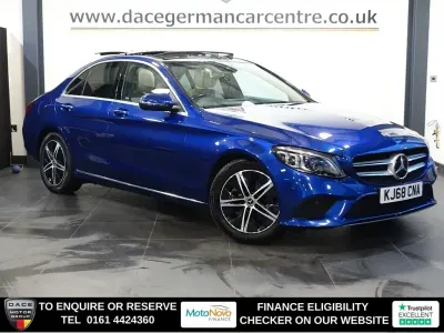 Usado Mercedes C200 Premium Plus 198 HP (145 kW) 2018 Azul Sedan