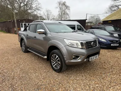 Begagnad Nissan Navara Tekna 2018 Grå Pickup