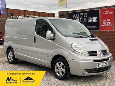 Silver Used 2012 Renault Trafic MPV | £5,490 (Fair price)