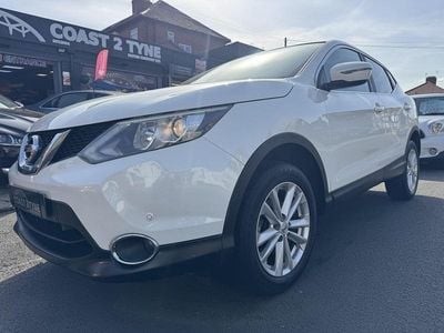 Used Nissan Qashqai Acenta Premium 2014 White SUV