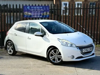 Used Peugeot 208 Allure 115 HP (84 kW) 2012 White Hatchback