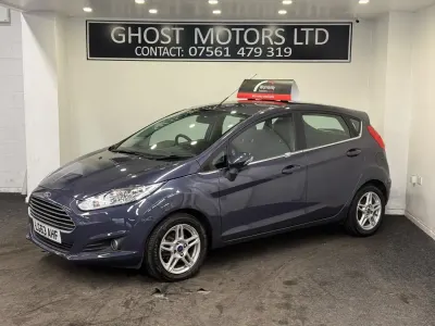 Używany Ford Fiesta Zetec 2014 Szary Hatchback