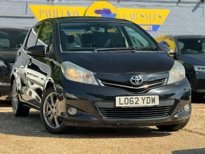 Used Toyota Yaris SR 101 HP (74 kW) 2013 Black Hatchback