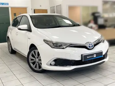 Used Toyota Auris Hybrid