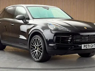 Used Porsche Cayenne 462 HP (339 kW) 2021 Jet black SUV