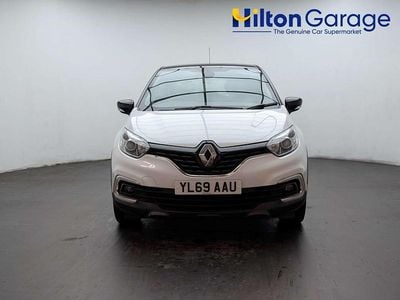 Used Renault Captur Iconic 90 HP (66 kW) 2019 White and black SUV