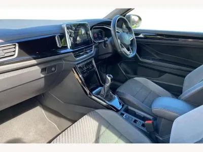 Usado VW T-Roc Cabriolet R-line 150 CV (110 kW) 2023 Negro Descapotable