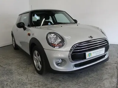 Usado Mini Cooper Hatch 136 HP (100 kW) 2014 Prateado Citadino