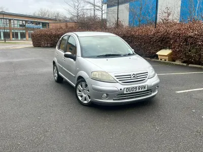 Begagnad Citroën C3 Exclusive 107 HK (78 kW) 2009 Silver Halvkombi