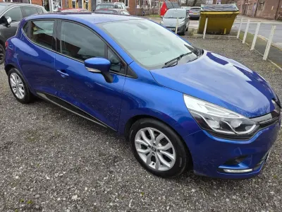 Begagnad Renault Clio IV Dynamique 90 HK (66 kW) 2017 Blå Halvkombi