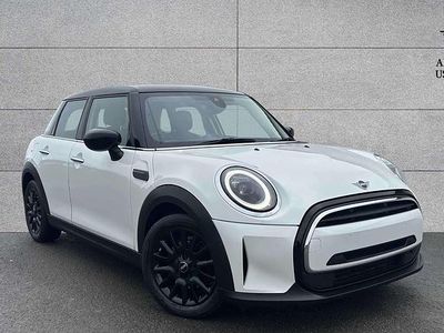 Used Mini Cooper Classic 134 HP (98 kW) 2024 White Hatchback