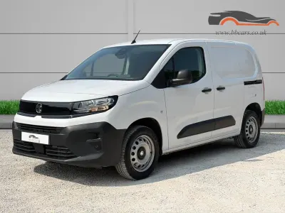 Used Vauxhall Combo S 100 HP (73 kW) 2024 White MPV