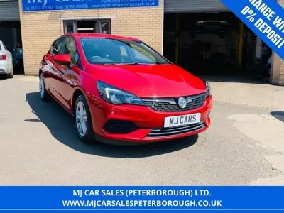 Używany Vauxhall Astra Business Edition 105 KM (77 kW) 2020 Czerwony Hatchback
