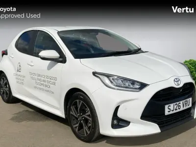 Used Toyota Yaris Design 116 HP (85 kW) 2026 Pure white (solid paint) Hatchback