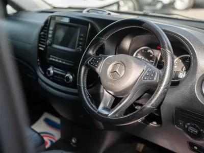 Usado Mercedes Vito 136 HP (100 kW) 2022 Preto Van