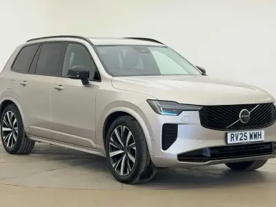 Używany Volvo XC90 Plus 455 KM (334 kW) 2025 Złoty SUV