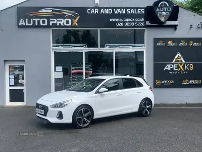 Used Hyundai i30 SE 120 HP (88 kW) 2017 White Hatchback