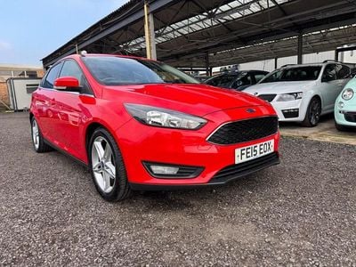 Used Ford Focus Zetec 125 HP (91 kW) 2015 Red Hatchback