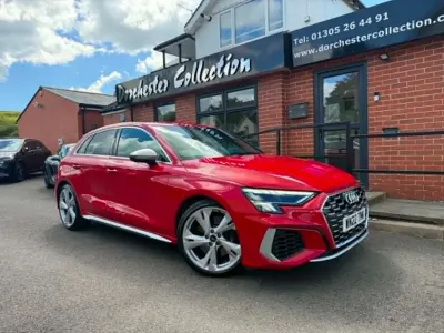 Begagnad Audi S3 Sportback Design 310 HK (228 kW) 2022 Röd Halvkombi