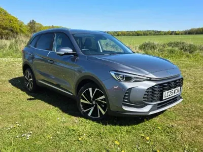 Usado MG ZS Trophy 196 HP (144 kW) 2025 Cinzento SUV