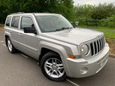 Usado Jeep Patriot Overland 2010 Plateado SUV
