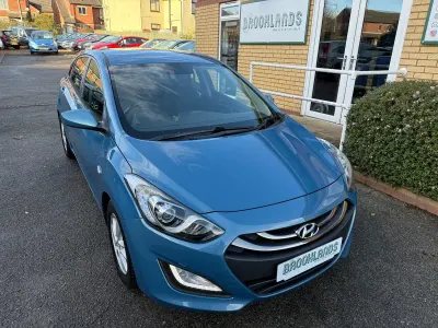 Usado Hyundai i30 Active 100 HP (73 kW) 2013 Azul Citadino