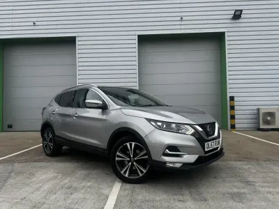 Used Nissan Qashqai N-Connecta 110 HP (80 kW) 2017 Silver SUV