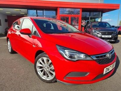 Used Vauxhall Astra Design Edition 125 HP (91 kW) 2017 Red Hatchback