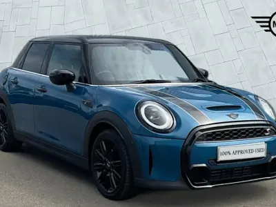Używany Mini Cooper S Exclusive 176 KM (129 kW) 2022 Niebieski Hatchback