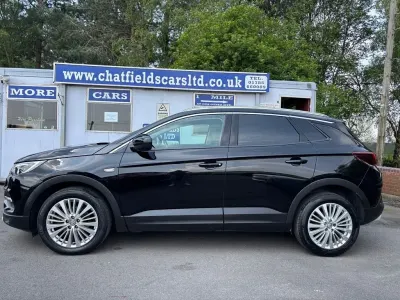 Used Vauxhall Grandland X Business Edition 130 HP (95 kW) 2019 Black SUV