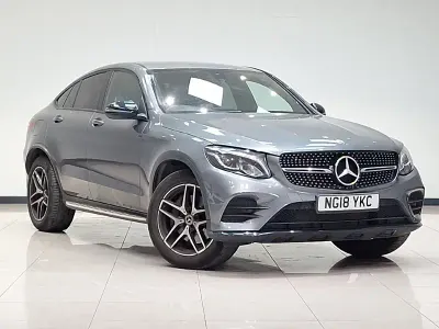 Usado Mercedes GLC250 AMG line 204 HP (150 kW) 2018 Cinzento Coupé