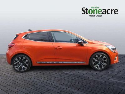 Used Renault Clio V Techno 143 HP (105 kW) 2023 Orange Hatchback