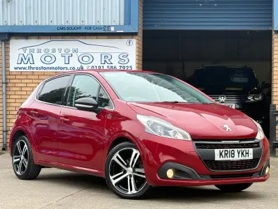 Used Peugeot 208 GT-line 100 HP (73 kW) 2018 Red Hatchback