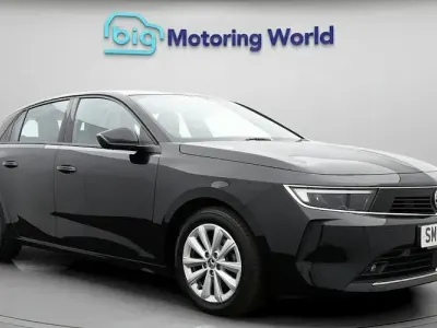 Used Vauxhall Astra Design Edition 131 HP (96 kW) 2022 Black Hatchback