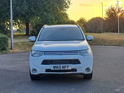 Used Mitsubishi Outlander P-HEV 2015 White Estate