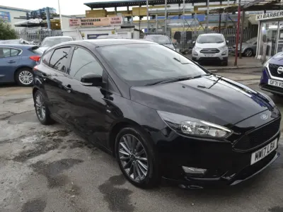 Second-hand Ford Focus ST-Line 125 CP (91 kW) 2017 Negru Hatchback