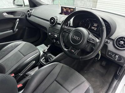 Usado Audi A1 Sportback S-Line 105 HP (77 kW) 2012 Branco Citadino