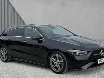 Usado Mercedes CLA180 Executive 136 CV (100 kW) 2025 Negro Berlina