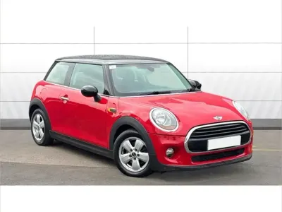 Used Mini Cooper Hatch 136 HP (100 kW) 2017 Red Hatchback