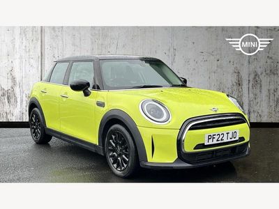 Used Mini Cooper Classic 134 HP (98 kW) 2022 Yellow Hatchback
