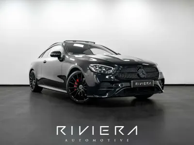 Gebraucht Mercedes E220 AMG line 2022 Schwarz Coupé