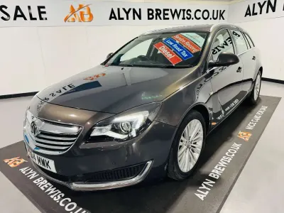 Used Vauxhall Insignia 140 HP (102 kW) 2014 Grey Estate