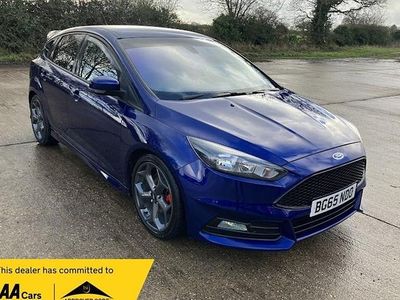 Used Ford Focus ST 185 HP (136 kW) 2015 Blue Hatchback