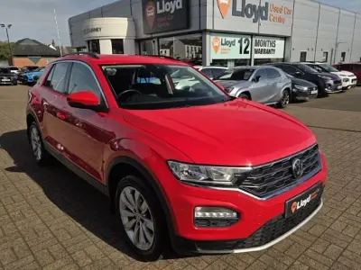 Used VW T-Roc SE 150 HP (110 kW) 2019 Red SUV