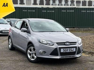 Used Ford Focus Zetec 125 HP (91 kW) 2011 Silver Hatchback