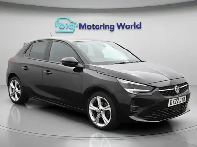 Usado Vauxhall Corsa Edition 130 HP (95 kW) 2022 Preto Citadino