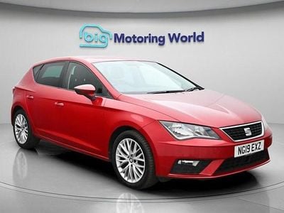 Used Seat Leon SE Dynamic 115 HP (84 kW) 2019 Red Hatchback