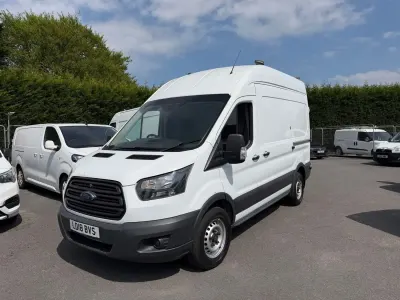 Usado Ford Transit 130 HP (95 kW) 2018 Branco Van