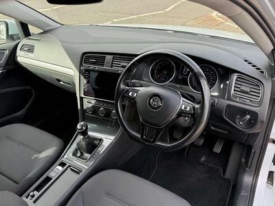 Used VW Golf VII SE 130 HP (95 kW) 2018 Silver Hatchback