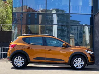 Used Dacia Sandero Expression 91 HP (66 kW) 2024 Orange Hatchback